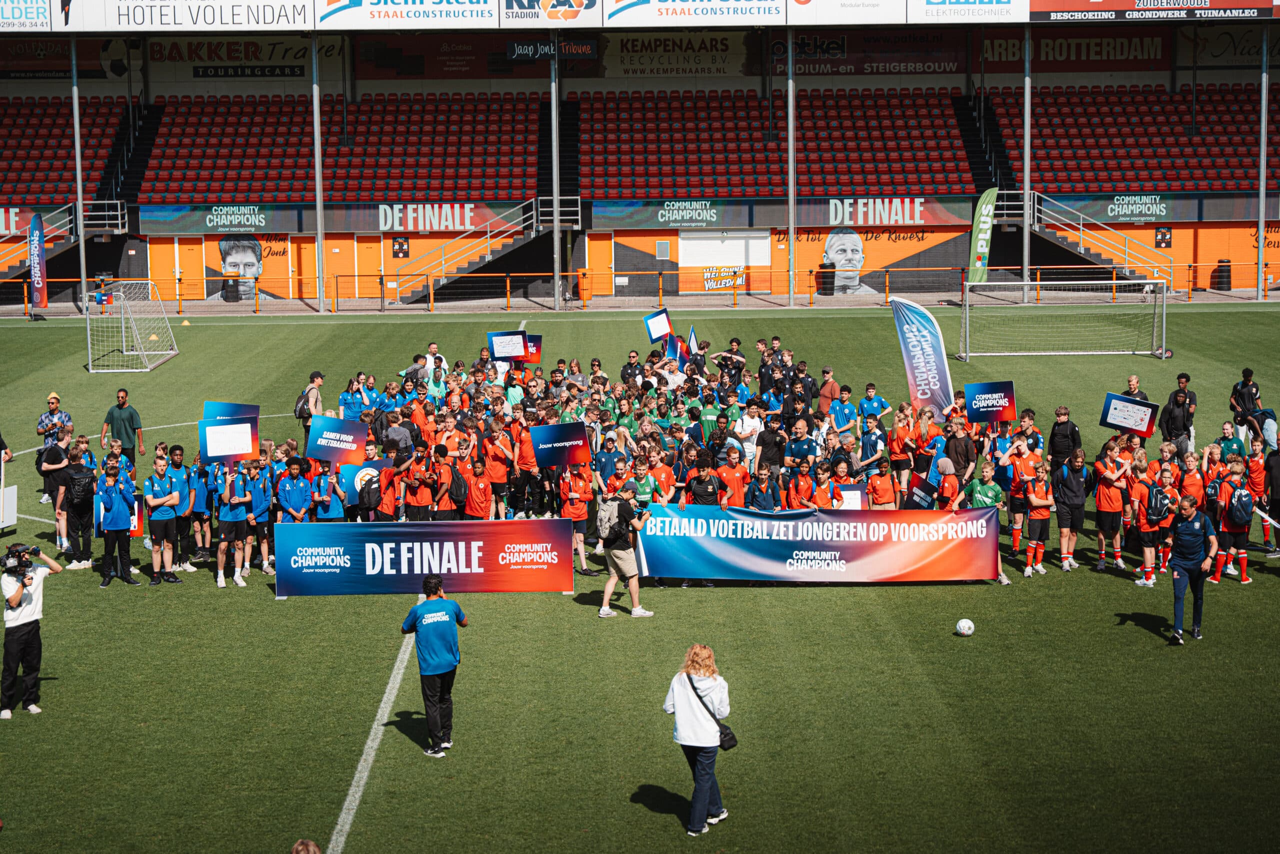 Cover Image for Community Walk brengt ruim 350 jongeren in beweging voor mentale gezondheid